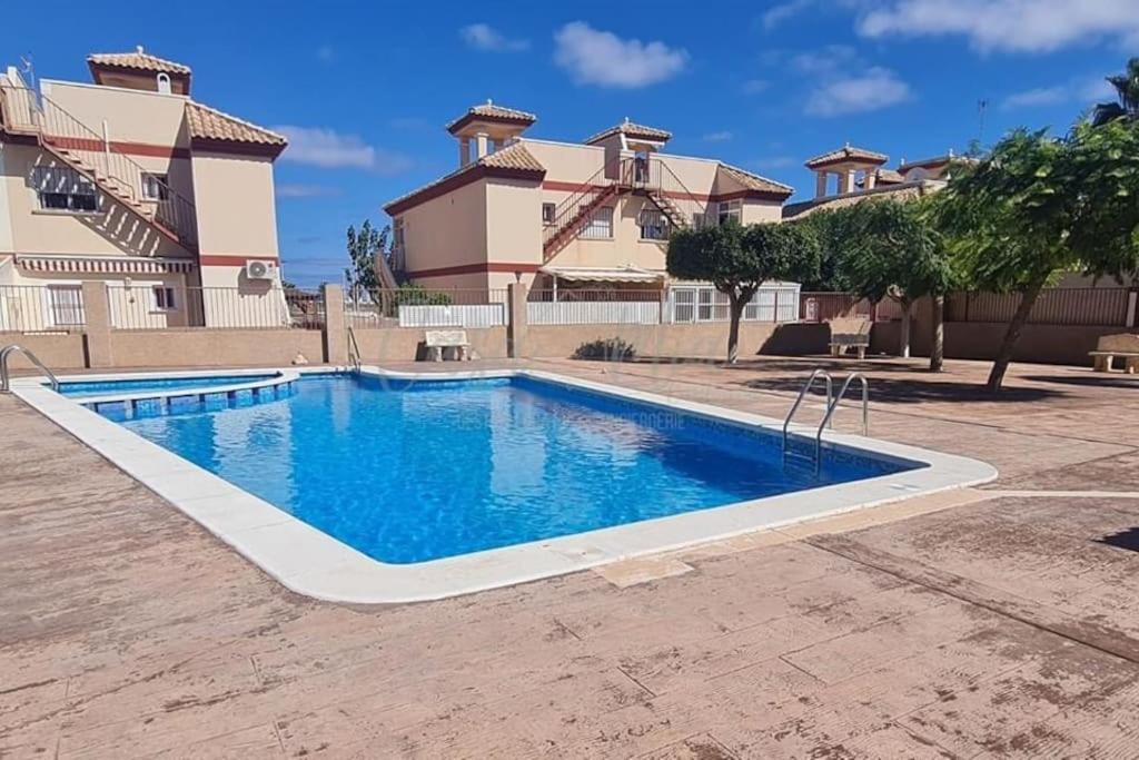 Agreable Avec Piscine Commune Apartment